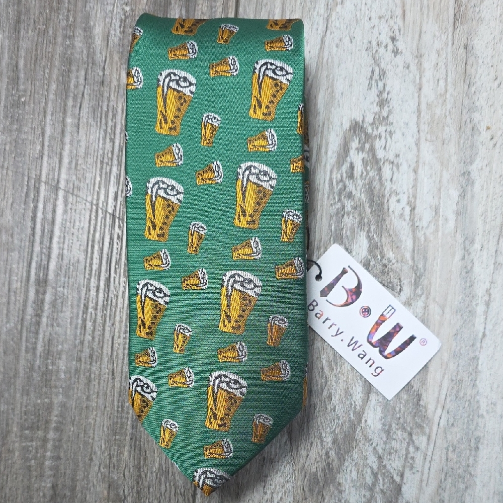 Barry.Wang | 100% Silk Pint Glass AOP Novelty Standard Length Necktie *NWT